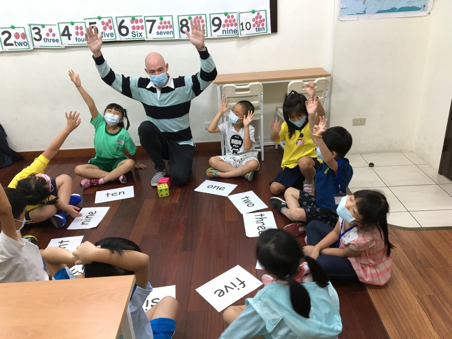 Teaching English and Living in Taiwan, Great Part-time and Full-tme positions available image